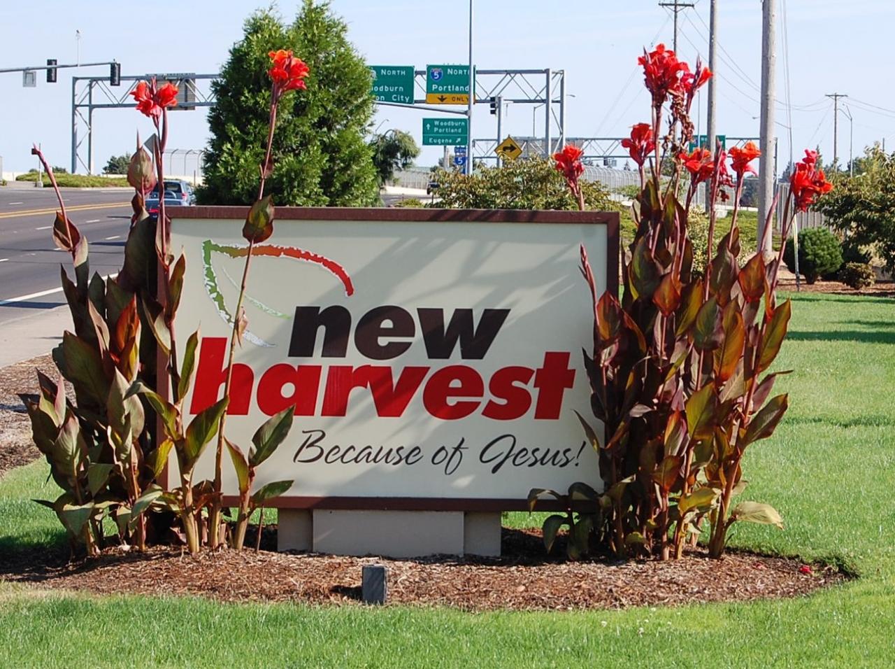 new_harvest_sign_close_up.jpg